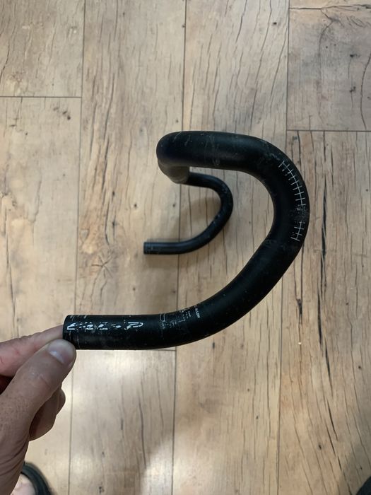 Руль шоссейный Zipp 440 мм