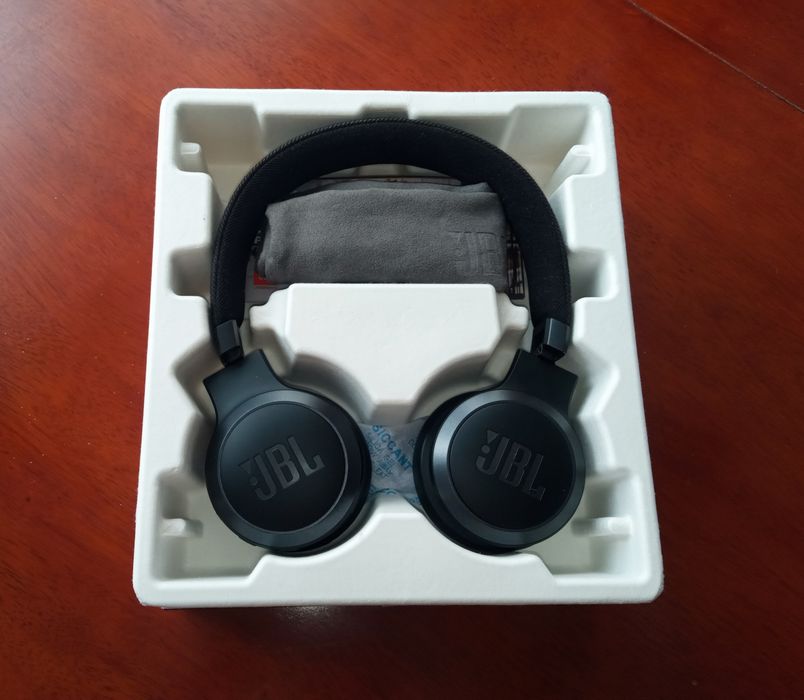 навушники JBL live 670NC