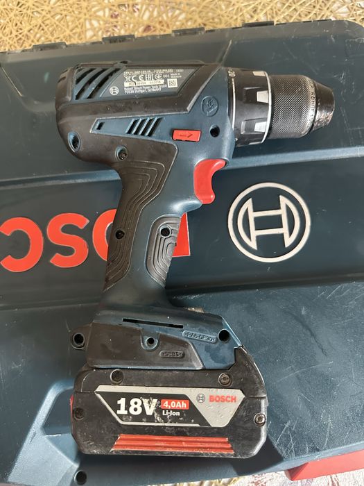 Продам шуруповерт Bosch  Professional 18V 4 Ah