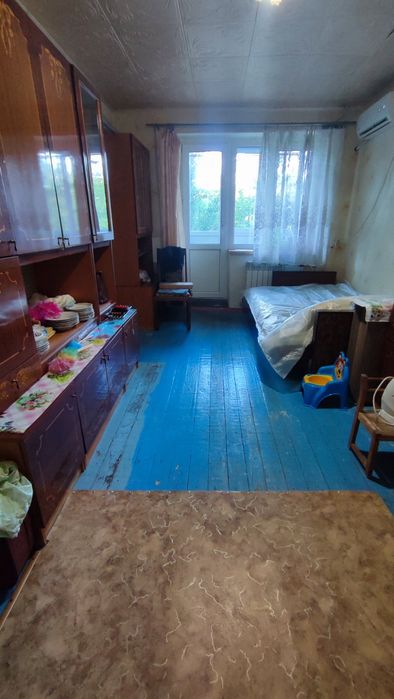 3-х комн. квартира СевГОК, остановка "Стадион" 3-й этаж, не угловая