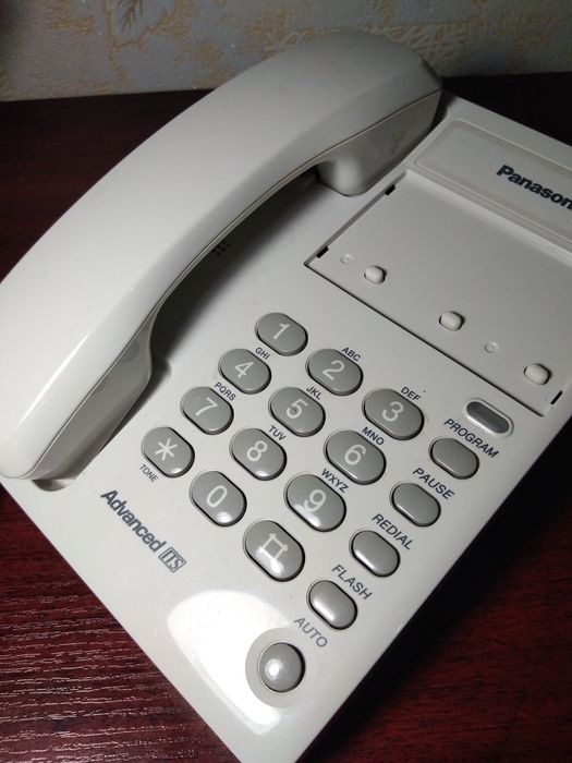 Телефон старий працюючий