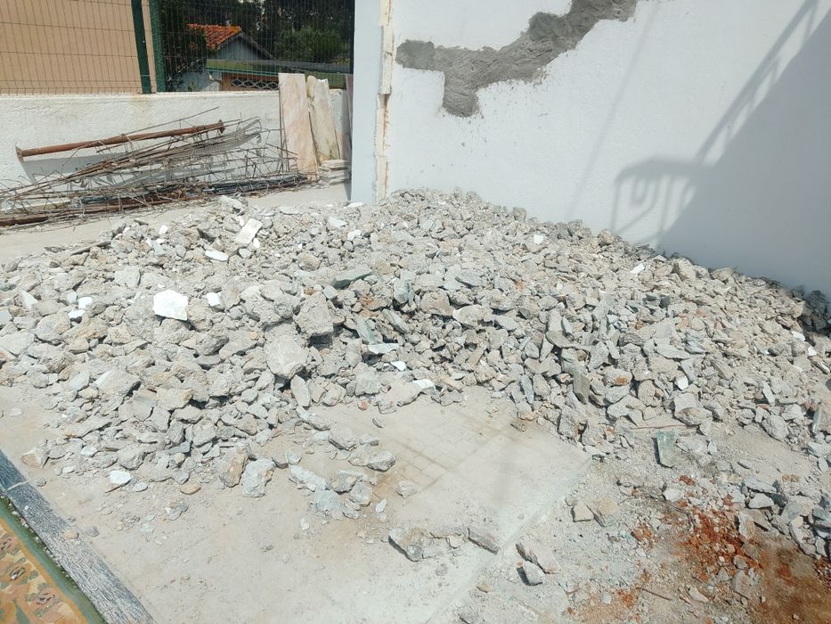 Faço limpeza de entulho e todos tipos de lixos