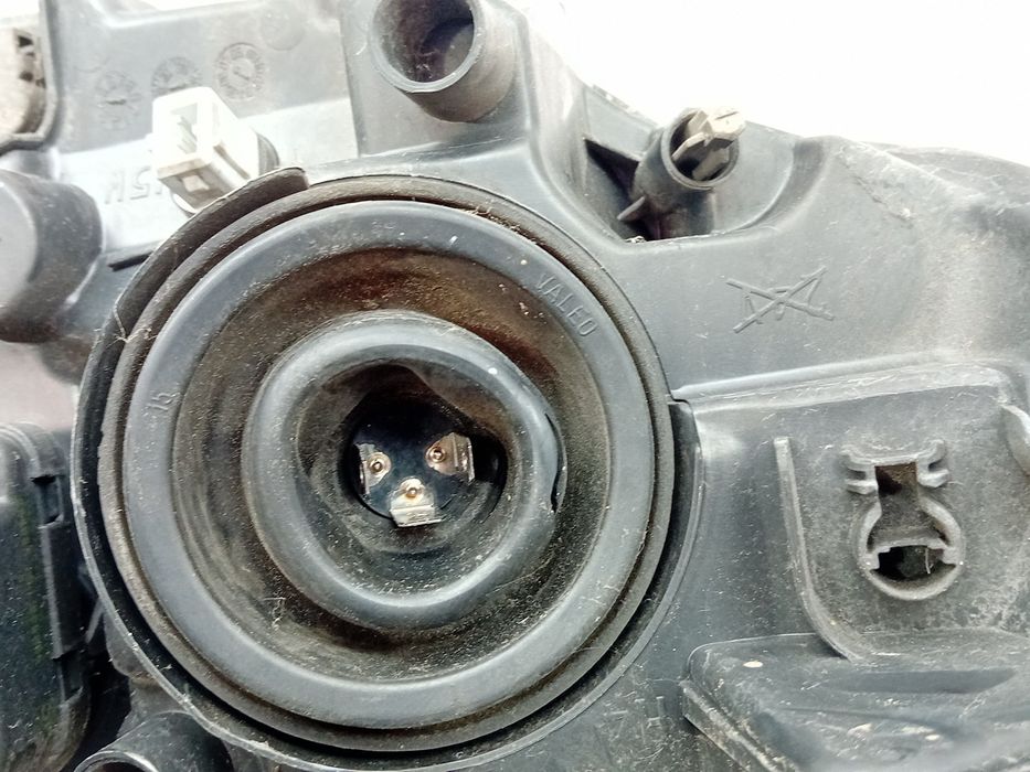 Ótica / farol esquerda PEUGEOT 107