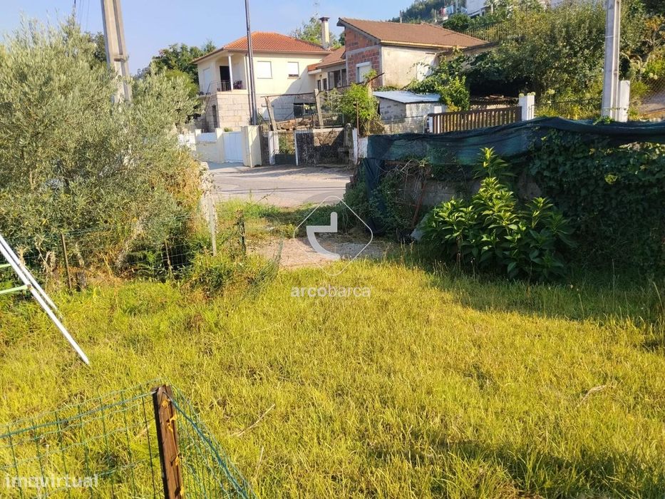 Terreno de construção com ótima localização, freguesia de Verdoejo, co