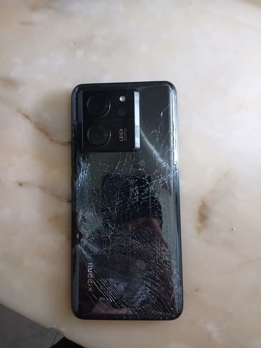Vendo xiaomi 13 t com a traseira partida
