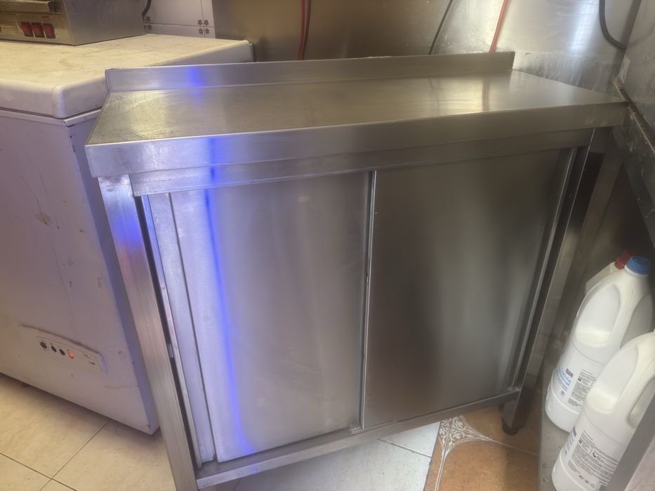 Bancada de apoio em inox