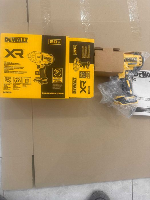 Гайковерт ударный DeWALT DCF900