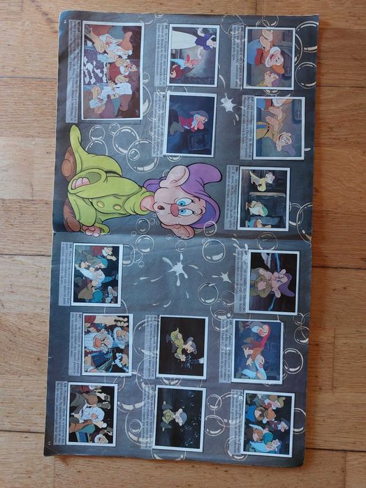Caderneta de cromos "Branca de Neve - A colecção das Princesas"