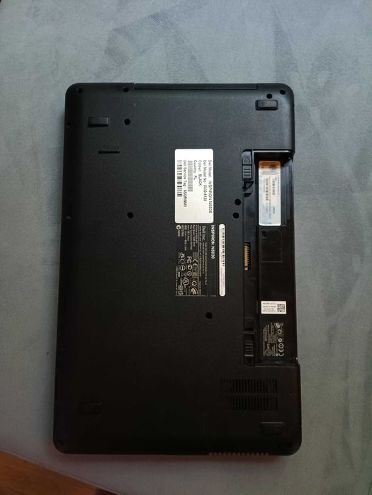 DELL INSPIRON laptop RAM 4GB komputer przenośny ekran 15,6" notebook