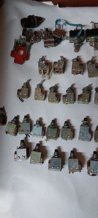Микропереключатели мт-1,кнопки км-1 и другие переключатели(б.у.)