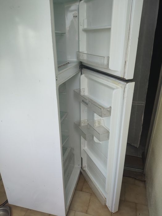 Frigorífico combinado usado a funcionar