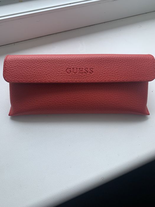 Продам очки Guess солнцезащитные, абсолютно новые, цвет нефрит