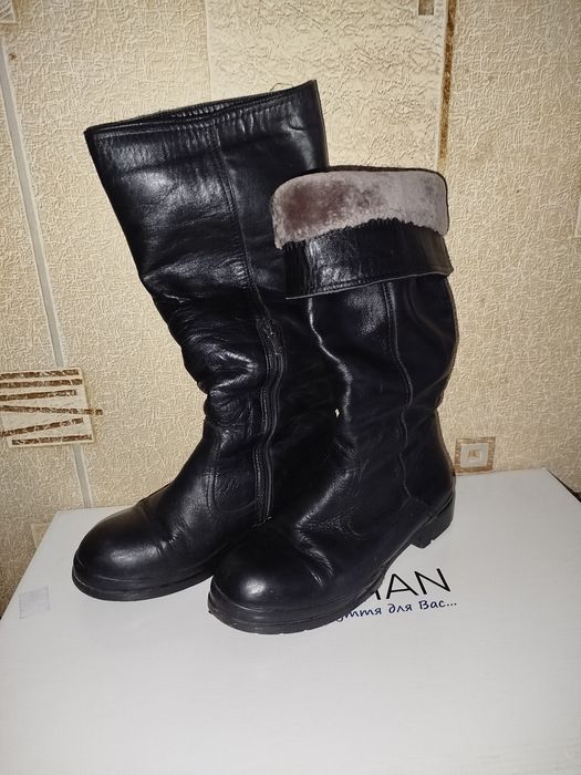 Зимние кожаные сапоги 37 размер