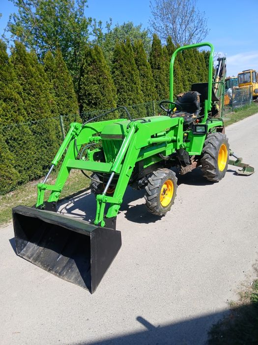 Ciągnik koparko ładowarka john deere 855