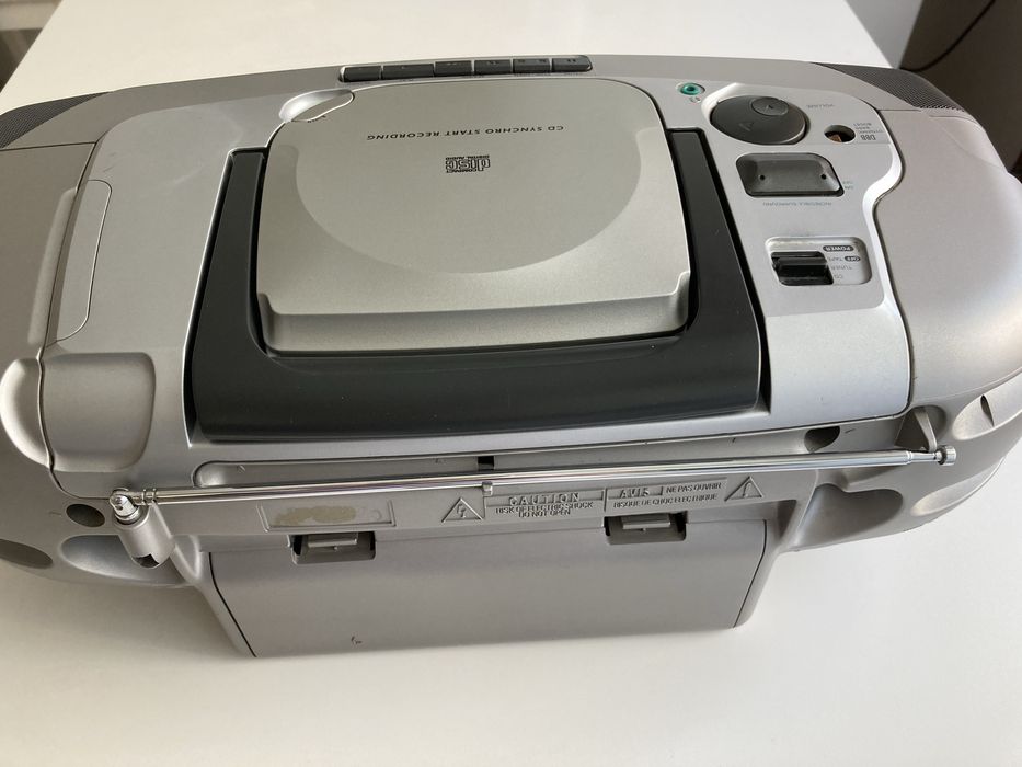 Philips AZ1209 - radio CD + magnetofon kasetowy - sprawny