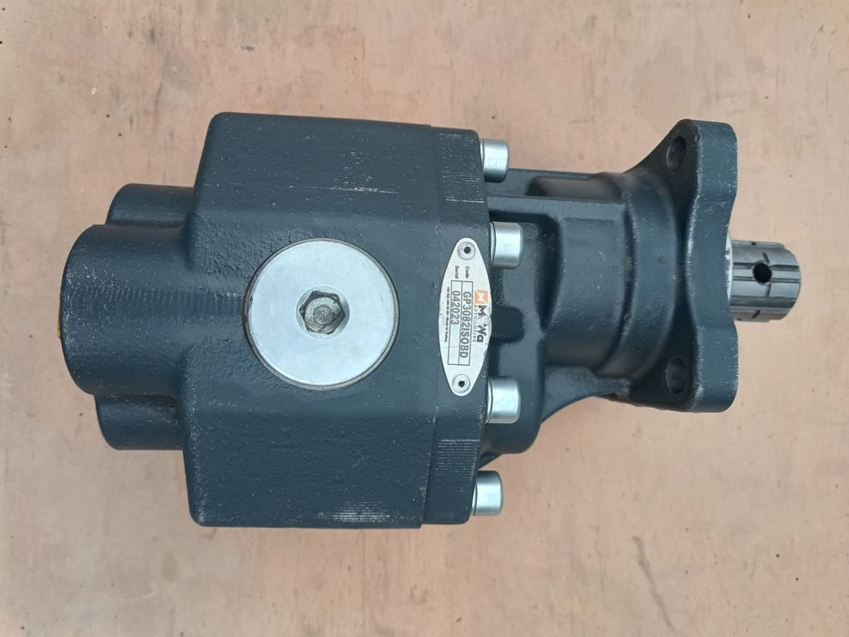 Гідравлічний насос на тягач (шестерний) 82L