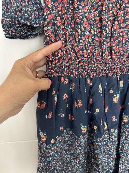 Vestido lindo sfera . Marca 40 mas veste 42