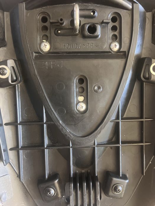 Продам заглушку Хонда сбр 600 рр