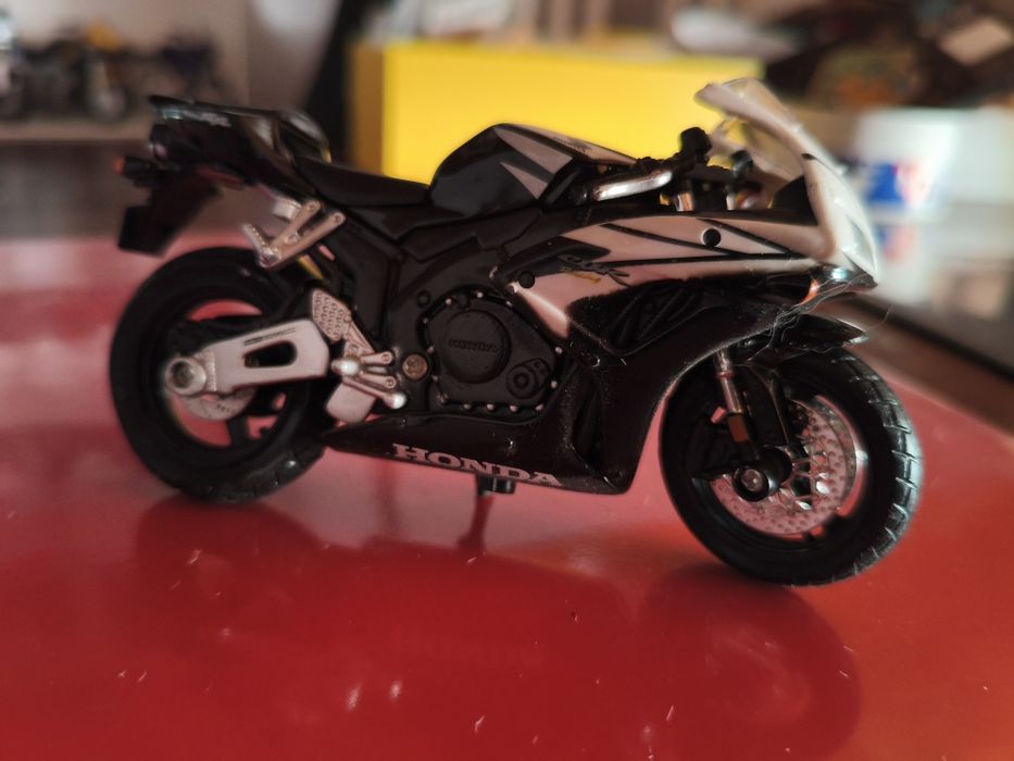 3 motas miniatura