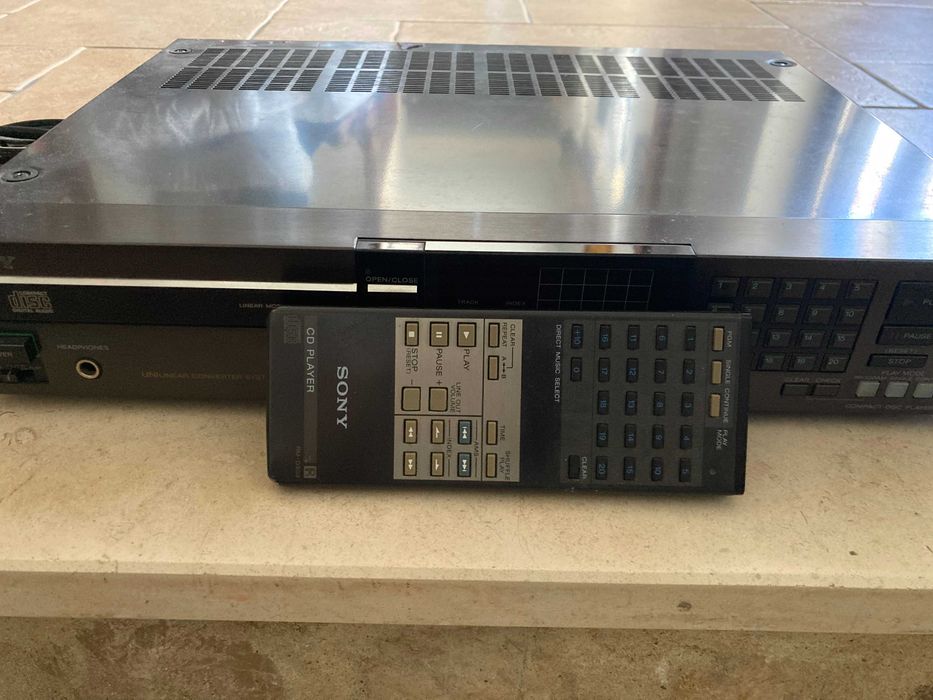 Leitor de CDs Sony CDP-502ES