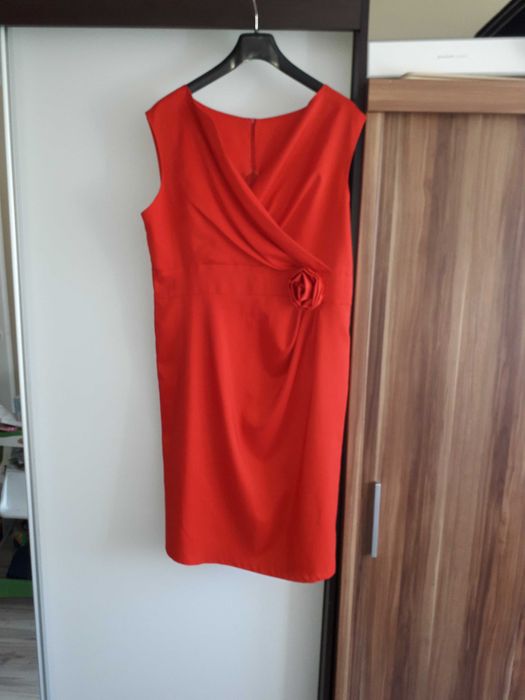Czerwona sukienka