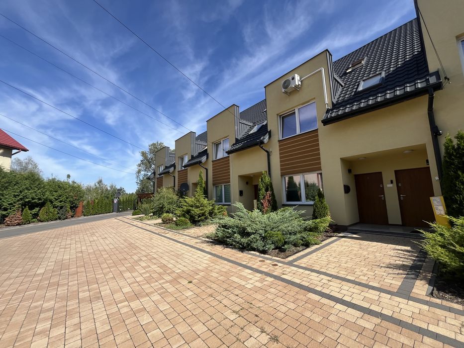 Bezczynszowy segment 82 m² | 5 pokoi | Bohaterów Modlina | 2 łazienki | parking