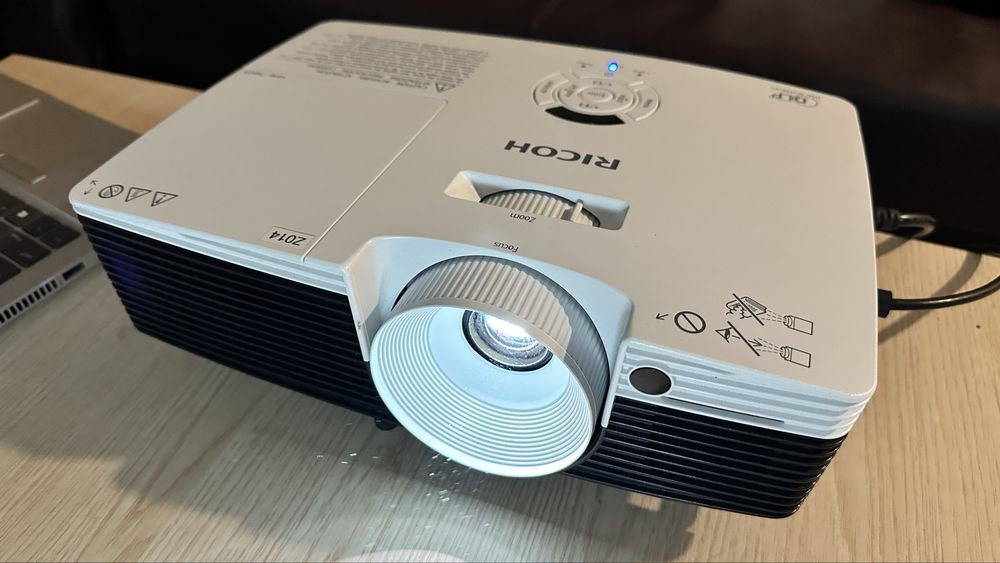 Проєктор Ricoh PJ X2240
