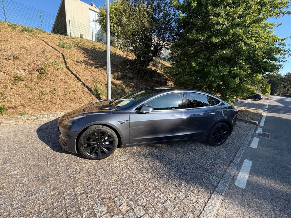 Tesla Model 3 Long Range AWD Dual Motor