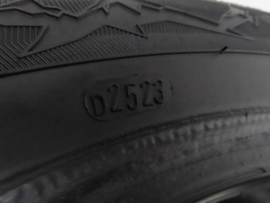 2x 225/45r17 Opony Zimowe Używane Tiptyre Alpin Master 4 91h