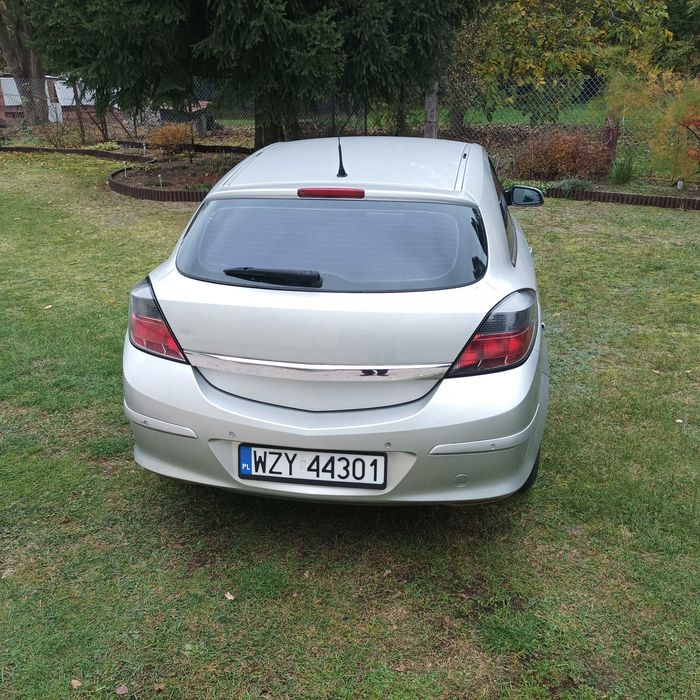 Opel astra h gtc rok 2008