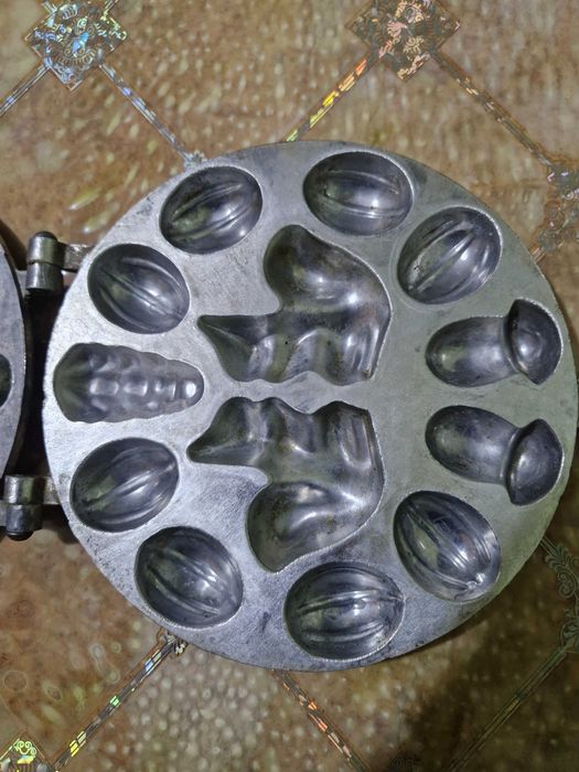 форма СССР для выпечки орешков,