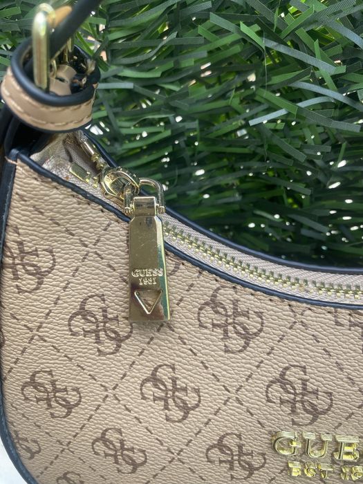 Mala Guess nova, com saco da marca, sem caixa