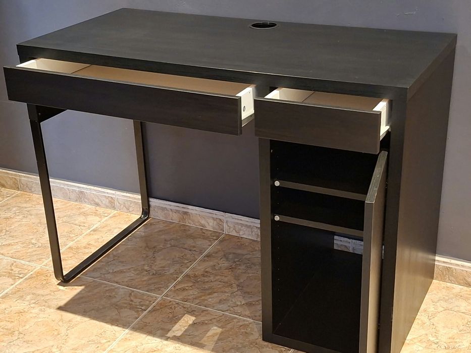 Computer Desk / Secretária de Computador com Arrumação