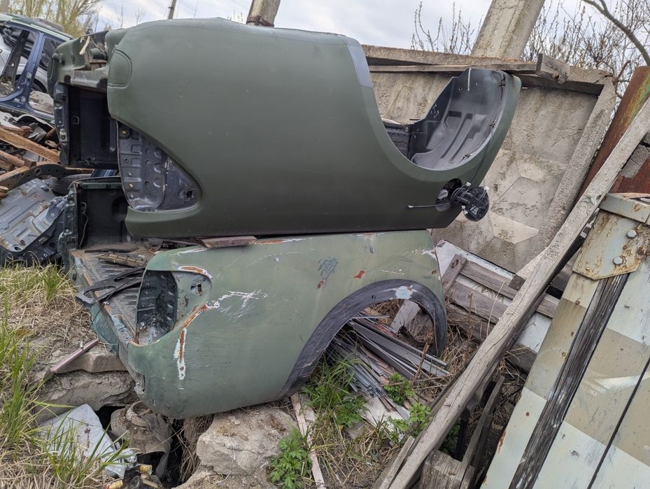 Задня частина Mitsubishi L200 2006-2015 років
