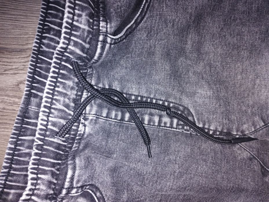 Spodnie jeansowe jogger