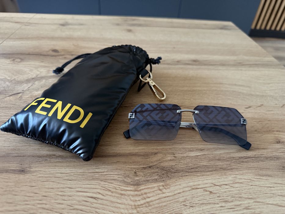 Okulary przeciwsłoneczne FENDI monogram
