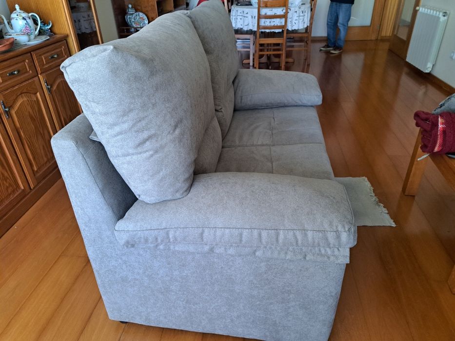 Sofá Cinzento de 2 Lugares