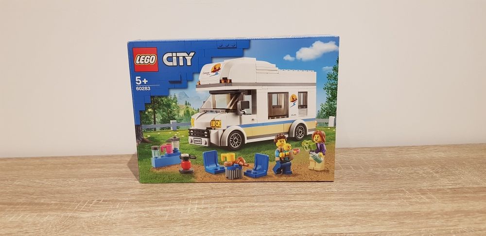 LEGO City 60283 Wakacyjny Camper