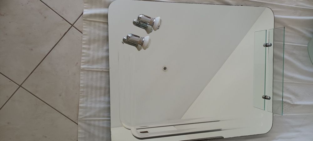 Espelho e acessórios de WC