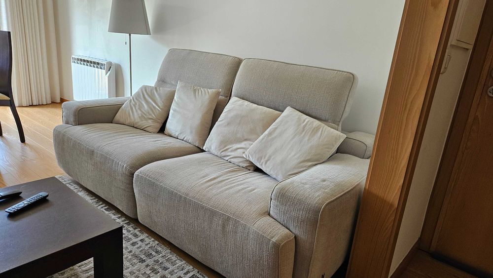 Sofá modelo Iago da Natuzzi em tecido