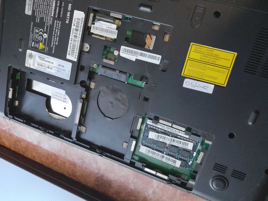 3 laptopy Lenovo HP Medion akoya.Nie  testowane brak ładowarek.