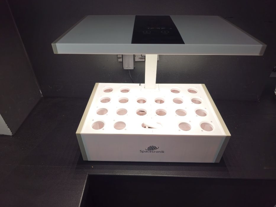 Inteligentna doniczka LED  Spacetronik SPGC20 + gratisy