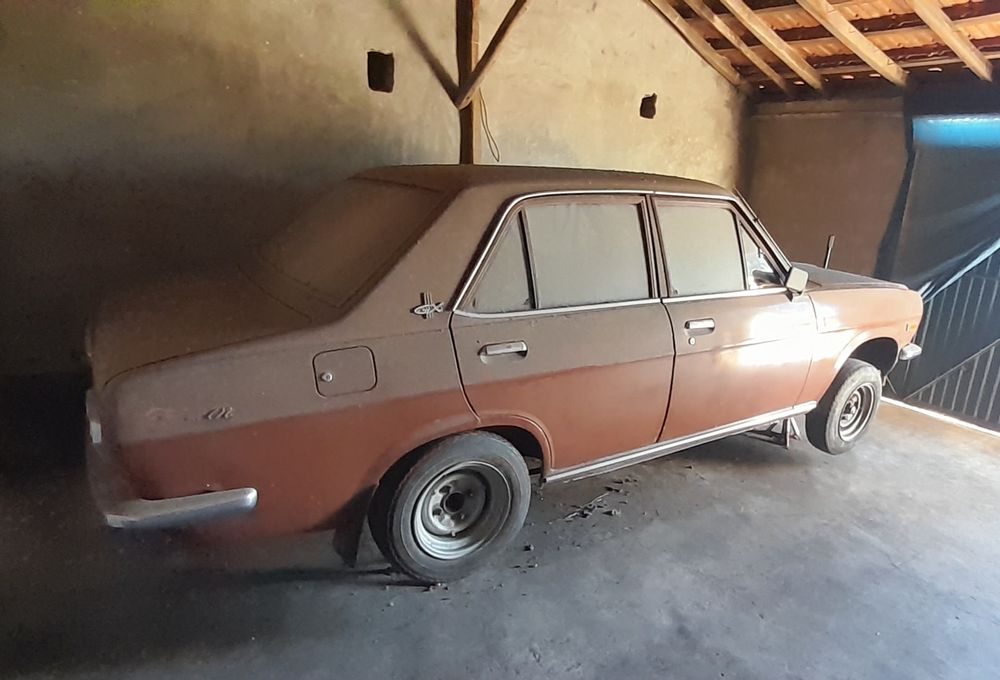 Datsun 1200 Gx de 4 Portas