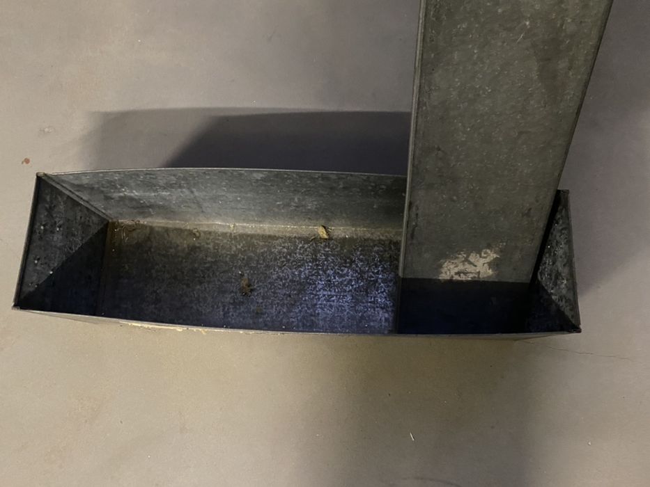 Skrzynia metalowa na popiół