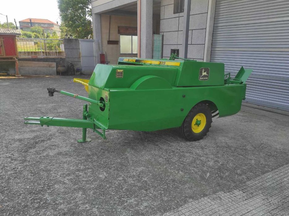 Enfardadeira John Deere 339