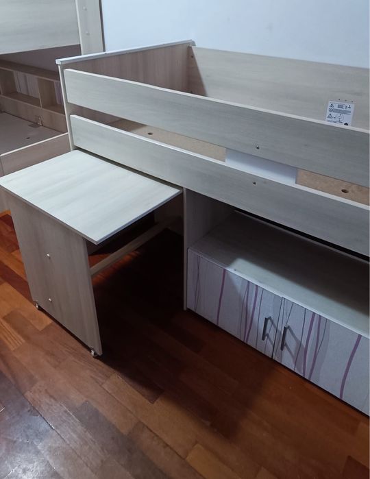 Cama com secretaria conforama