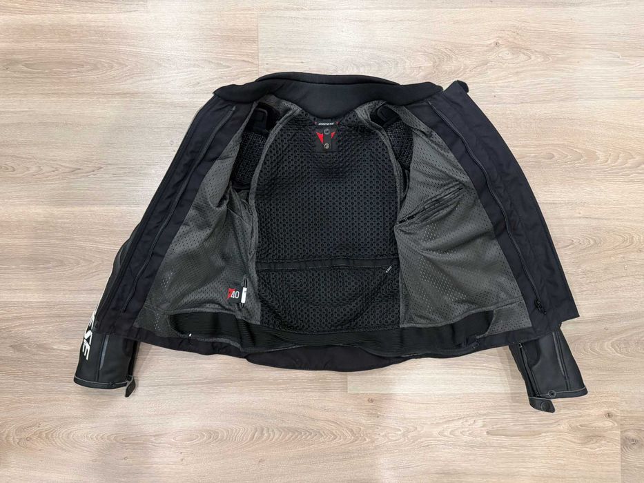 Casaco motard senhora Dainese Avro 4 em pele - tam. 40 - COMO NOVO