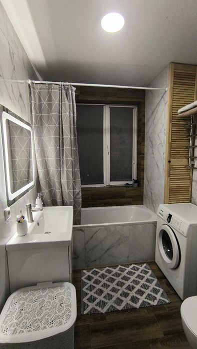 2 ком квартира в ЖК Острова. есть газ.  2 этаж. Марсельская