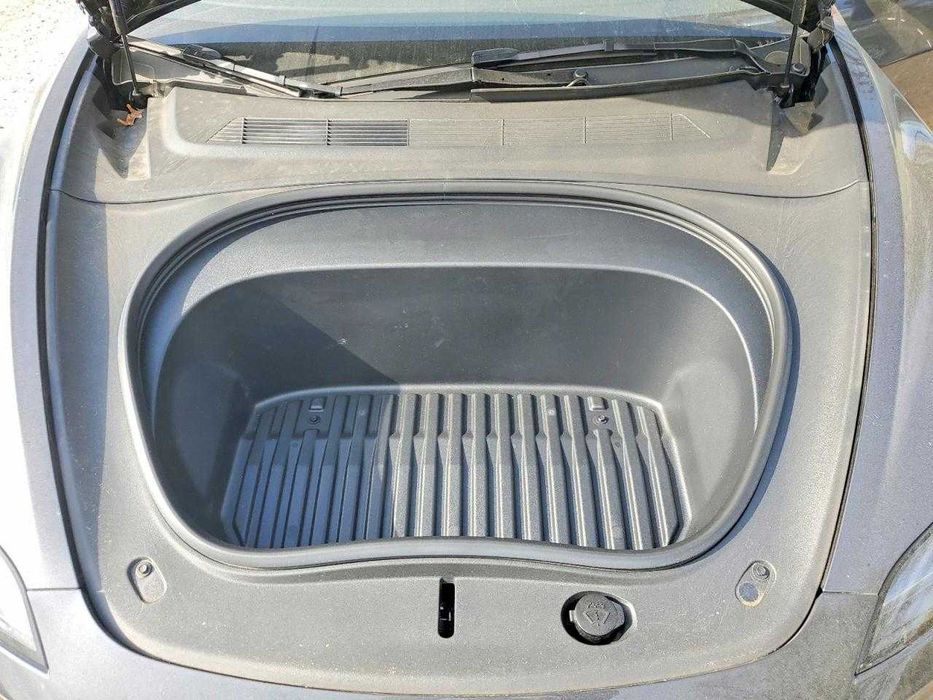 Tesla  MODEL 3 2024