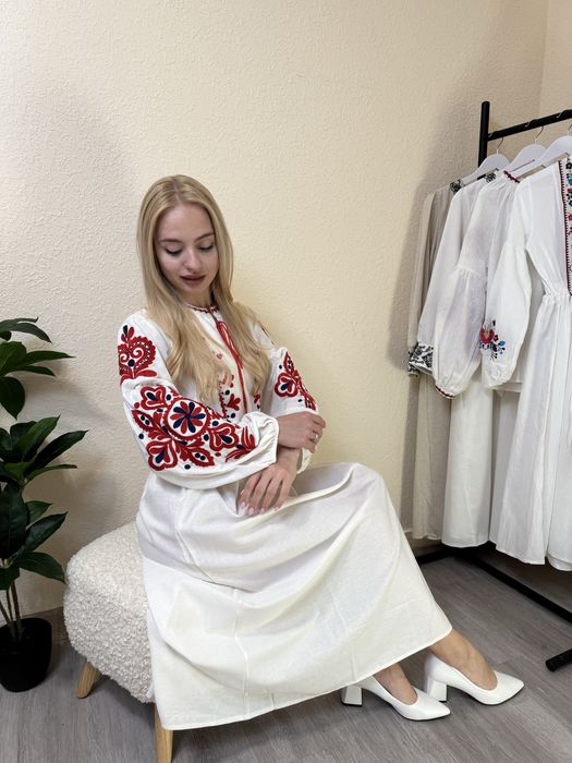 Міді вишиванка, об’ємна вишивка, сукня вишита, плаття з вишивкою